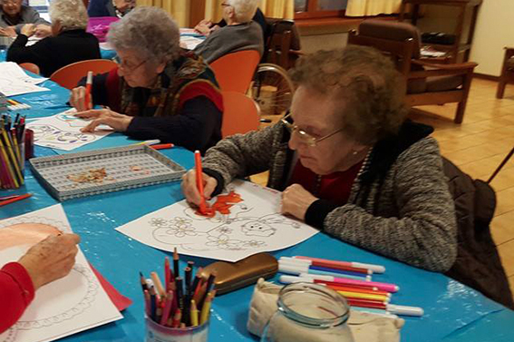 La nostra ospite Bruna, il cui passatempo preferito è dipingere, ci racconta come nasce la passione per la pittura.